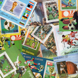 Football 25 blocs-feuillets de timbres thématiques.