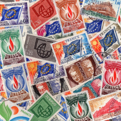 25 timbres de service de France tous différents.