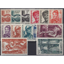 Sarre timbres N°231-243 série neuf**.