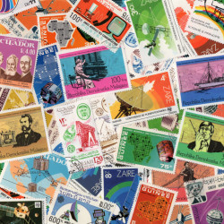 Télécommunications 25 timbres thématiques tous différents.
