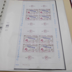 Collection timbres de France 1960-1977 neuf** en 2 albums Safe.