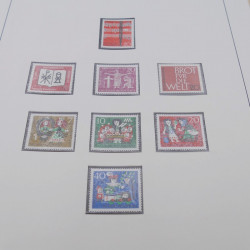 Collection timbres d'Allemagne RFA 1956-1977 neuf** en 2 albums Safe.