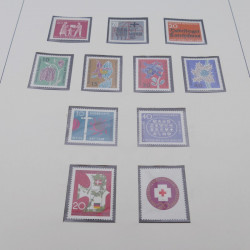 Collection timbres d'Allemagne RFA 1956-1977 neuf** en 2 albums Safe.