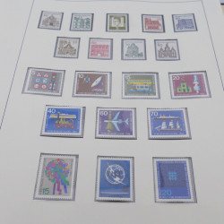 Collection timbres d'Allemagne RFA 1956-1977 neuf** en 2 albums Safe.