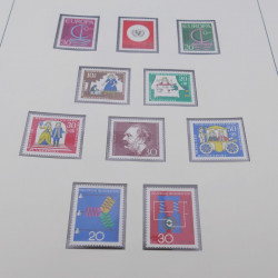 Collection timbres d'Allemagne RFA 1956-1977 neuf** en 2 albums Safe.