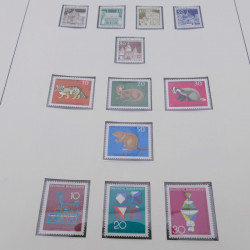 Collection timbres d'Allemagne RFA 1956-1977 neuf** en 2 albums Safe.