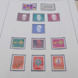 Collection timbres d'Allemagne RFA 1956-1977 neuf** en 2 albums Safe.