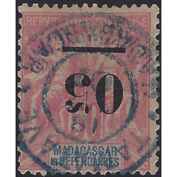Madagascar timbre N°48a surcharge renversée oblitéré.