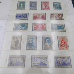 Collection timbres de France 1938-1957 neuf** complète en album Safe.