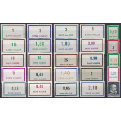 Sélection de 30 timbres fictifs de France neufs**.