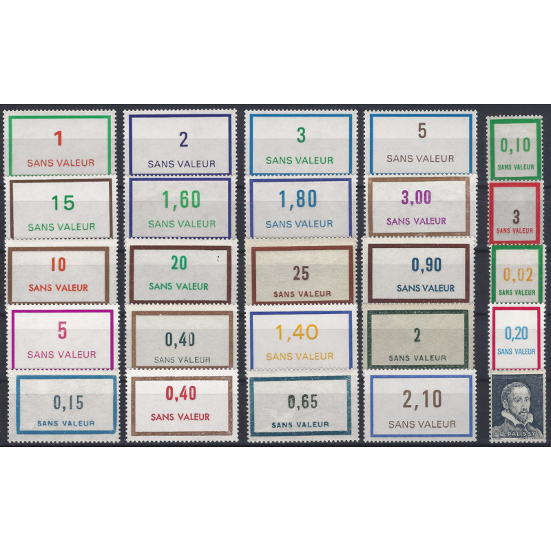 Sélection de 30 timbres fictifs de France neufs**.