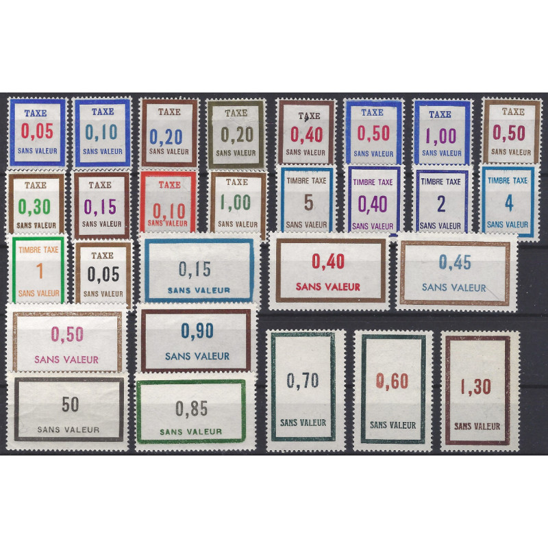 Sélection de 28 timbres fictifs de France neufs**.