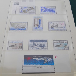 Collection timbres de T.A.A.F. 1948-2003 complet neuf** en 2 albums.
