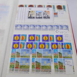 Collection timbres Idées Européennes neufs** en album.