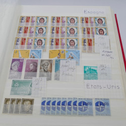 Collection timbres Idées Européennes neufs** en album.