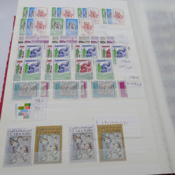 Collection timbres Idées Européennes neufs** en album.