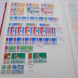 Collection timbres Idées Européennes neufs** en album.
