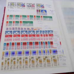 Collection timbres Idées Européennes neufs** en album.