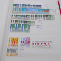 Collection timbres Idées Européennes neufs** en album.