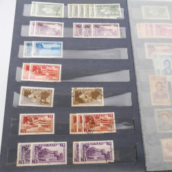 Lot de timbres de Vietnam neufs et oblitérés en 7 albums.