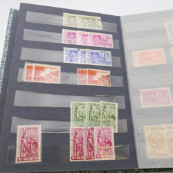 Lot de timbres de Vietnam neufs et oblitérés en 7 albums.