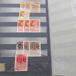Lot de timbres de Vietnam neufs et oblitérés en 7 albums.