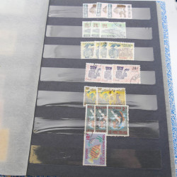 Lot de timbres de Vietnam neufs et oblitérés en 7 albums.