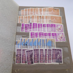 Lot de timbres de Vietnam neufs et oblitérés en 7 albums.