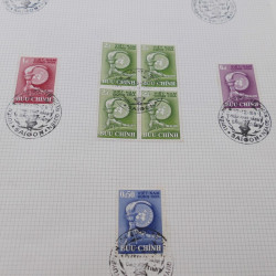 Lot de timbres de Vietnam neufs et oblitérés en 7 albums.