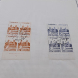 Lot de timbres de Vietnam neufs et oblitérés en 7 albums.