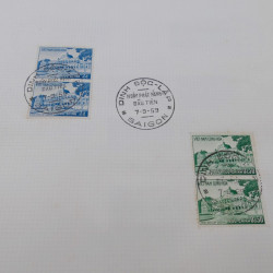 Lot de timbres de Vietnam neufs et oblitérés en 7 albums.