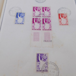 Lot de timbres de Vietnam neufs et oblitérés en 7 albums.