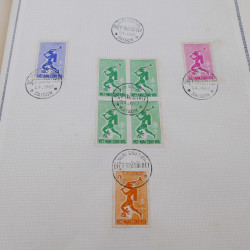 Lot de timbres de Vietnam neufs et oblitérés en 7 albums.