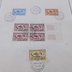 Lot de timbres de Vietnam neufs et oblitérés en 7 albums.