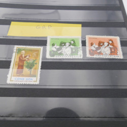 Lot de timbres de Vietnam neufs et oblitérés en 7 albums.