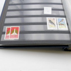 Lot de timbres de Vietnam neufs et oblitérés en 7 albums.