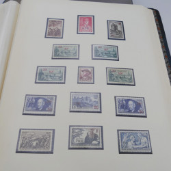 Collection timbres de France neufs 1940-1945 complet en album.