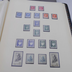 Collection timbres de France neufs 1940-1945 complet en album.