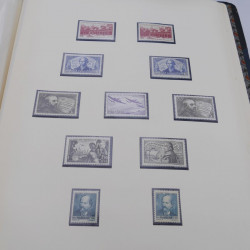 Collection timbres de France neufs 1940-1945 complet en album.