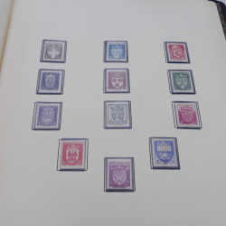Collection timbres de France neufs 1940-1945 complet en album.