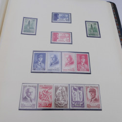 Collection timbres de France neufs 1940-1945 complet en album.