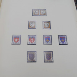 Collection timbres de France neufs 1940-1945 complet en album.