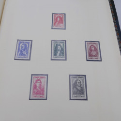 Collection timbres de France neufs 1940-1945 complet en album.