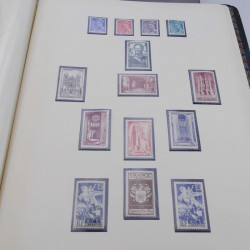 Collection timbres de France neufs 1940-1945 complet en album.