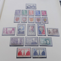 Collection timbres de France neufs 1946-1972 complet en album.