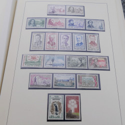 Collection timbres de France neufs 1946-1972 complet en album.