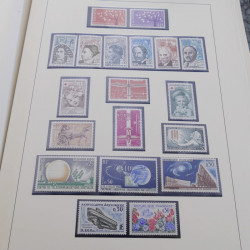 Collection timbres de France neufs 1946-1972 complet en album.