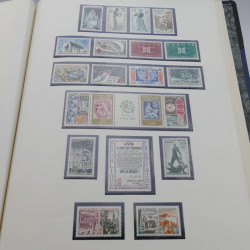 Collection timbres de France neufs 1946-1972 complet en album.