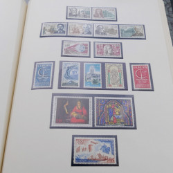 Collection timbres de France neufs 1946-1972 complet en album.