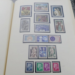 Collection timbres de France neufs 1946-1972 complet en album.